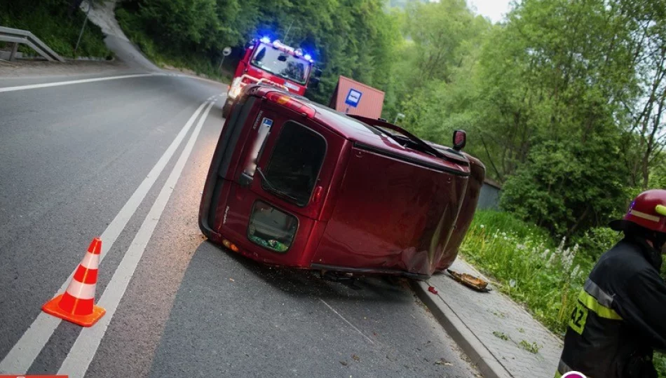 Peugeot zderzył się z Renault. Ucierpiały cztery osoby, w tym dziecko - zdjęcie 1