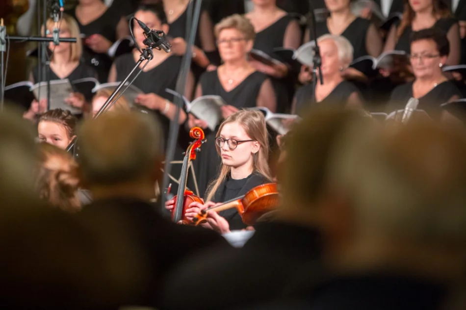 Limanowski chór z licznymi odznaczeniami w 20-lecie działalności - zdjęcie 9