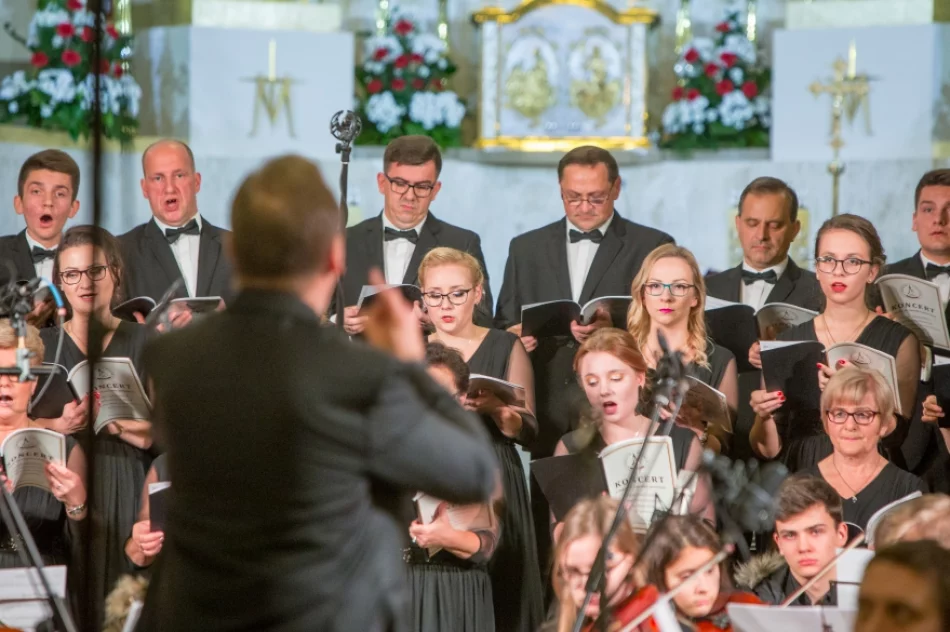 Limanowski chór z licznymi odznaczeniami w 20-lecie działalności - zdjęcie 10