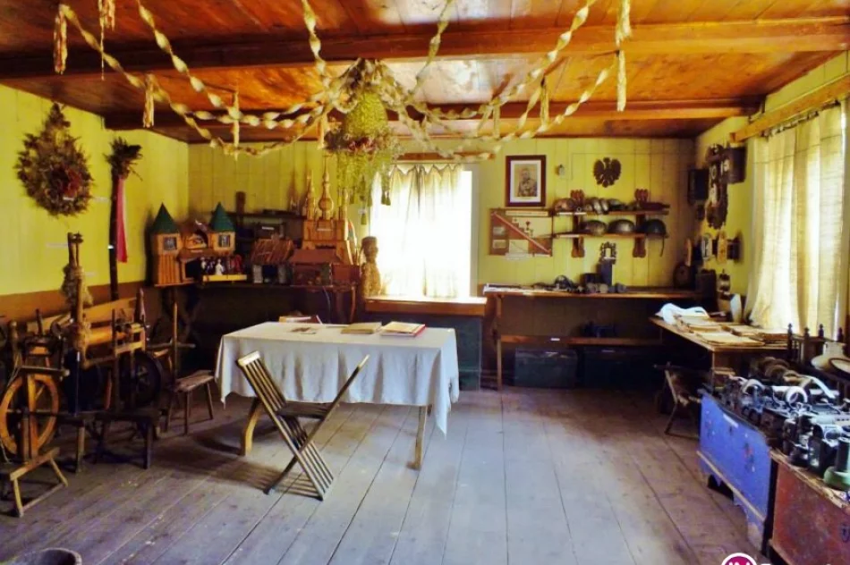 Co dalej z Izbą Regionalną? Budynek będzie zabytkiem czy zostanie rozebrany? - zdjęcie 4