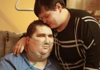 Potrzebna pomoc dla Adama, 35-latka chorego na neurosarkoidozę - zdjęcie główne