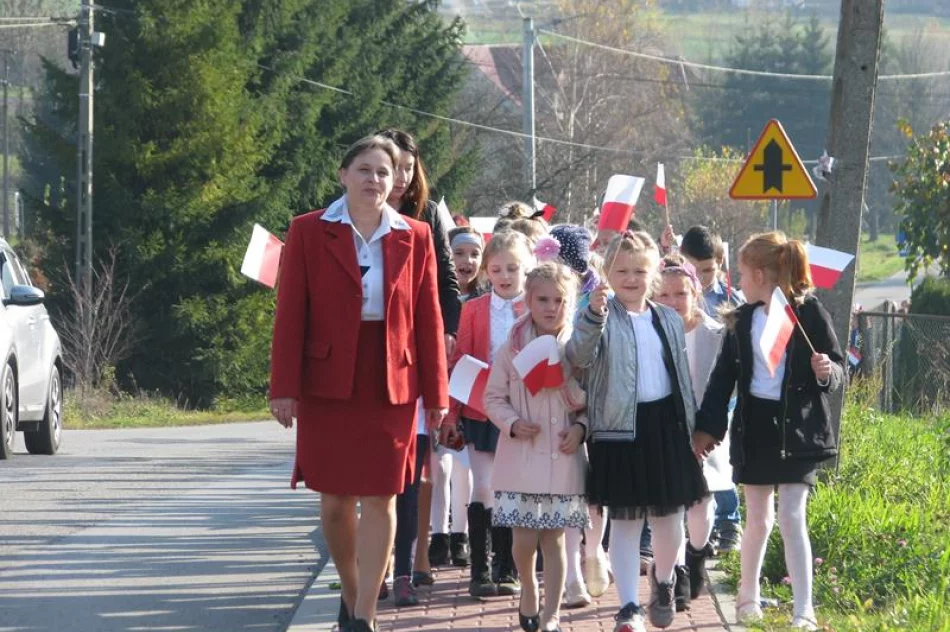 „Niepodległa już 100 lat!” – stulecie Odzyskania Niepodległości w Rupniowie - zdjęcie 2