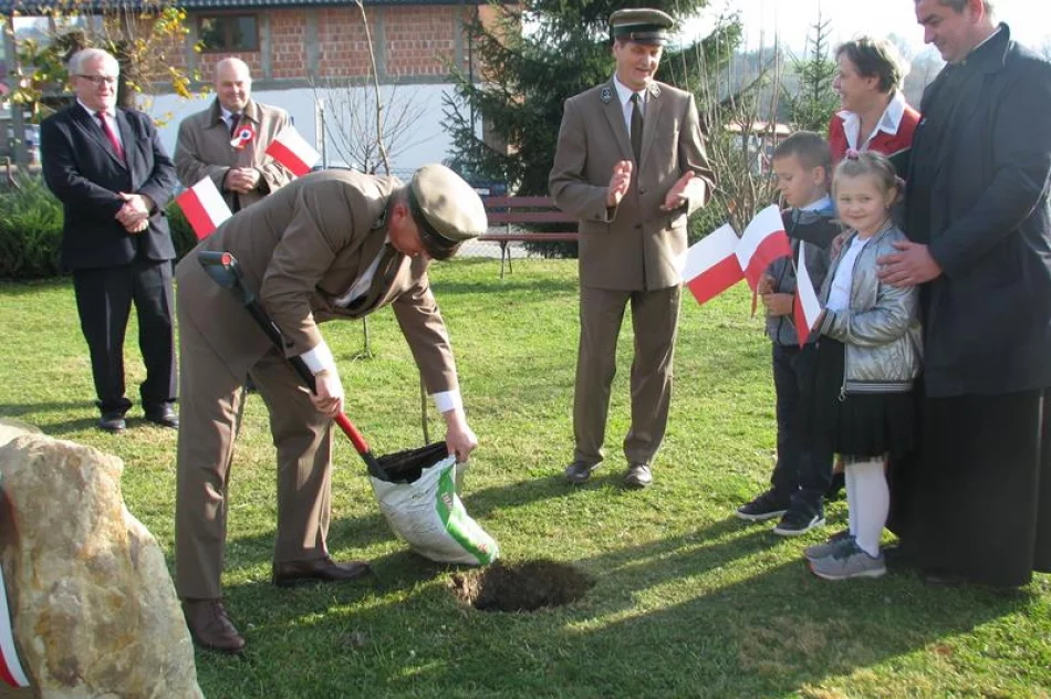 „Niepodległa już 100 lat!” – stulecie Odzyskania Niepodległości w Rupniowie - zdjęcie 6