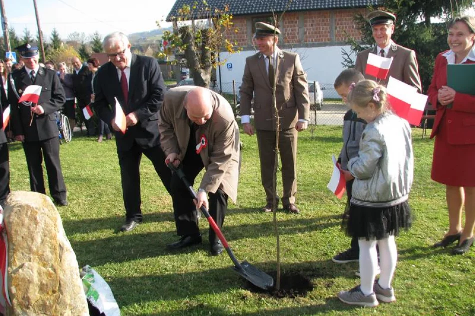 „Niepodległa już 100 lat!” – stulecie Odzyskania Niepodległości w Rupniowie - zdjęcie 7