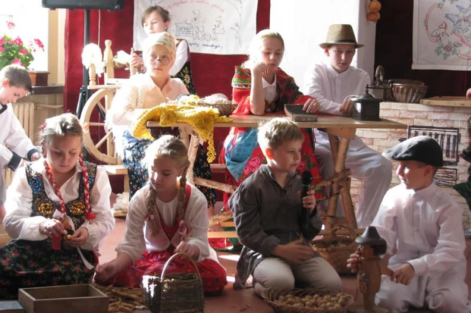 „Niepodległa już 100 lat!” – stulecie Odzyskania Niepodległości w Rupniowie - zdjęcie 11