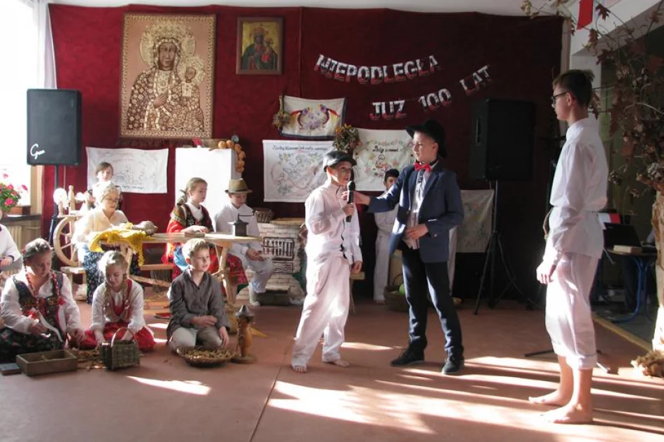 „Niepodległa już 100 lat!” – stulecie Odzyskania Niepodległości w Rupniowie - zdjęcie 12