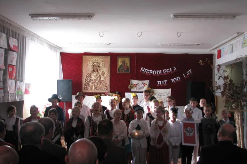 „Niepodległa już 100 lat!” – stulecie Odzyskania Niepodległości w Rupniowie - zdjęcie 14