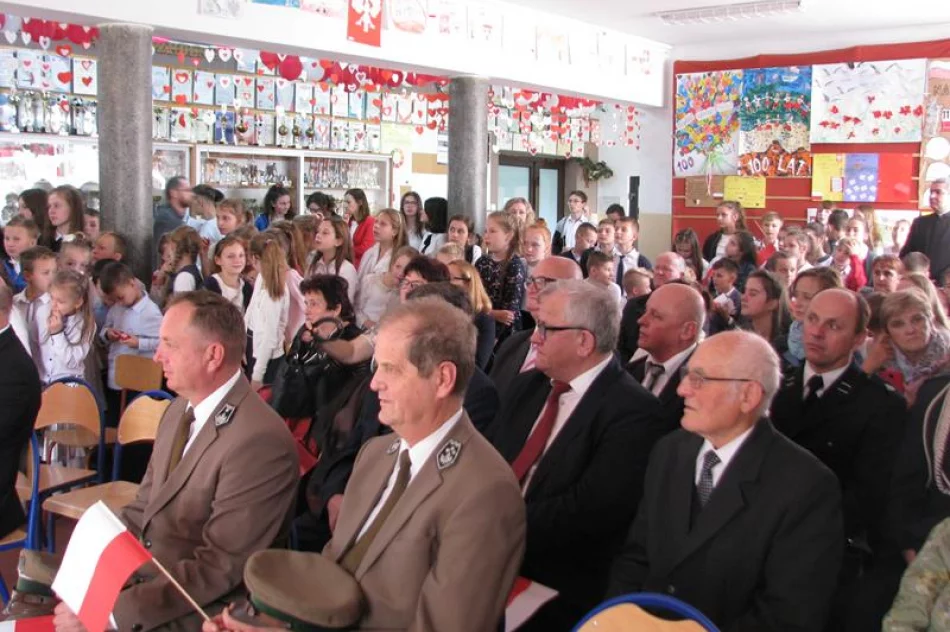 „Niepodległa już 100 lat!” – stulecie Odzyskania Niepodległości w Rupniowie - zdjęcie 16