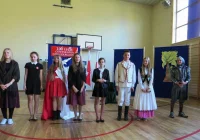 ,,A to Polska właśnie”- widowisko artystyczne zaprezentowane przez uczniów SP nr 1 w Starej Wsi - zdjęcie główne