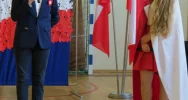 ,,A to Polska właśnie”- widowisko artystyczne zaprezentowane przez uczniów SP nr 1 w Starej Wsi - zdjęcie 2
