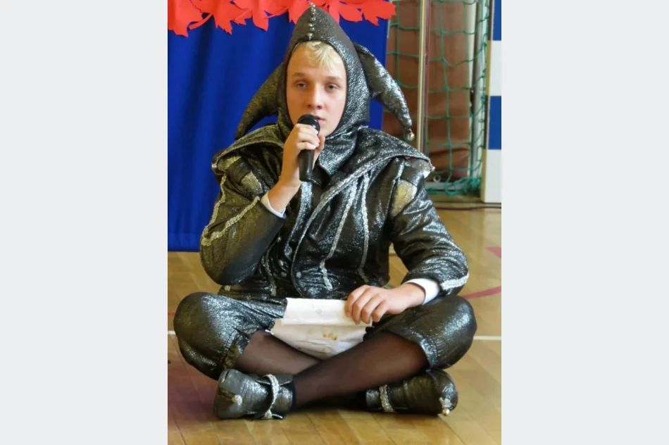 ,,A to Polska właśnie”- widowisko artystyczne zaprezentowane przez uczniów SP nr 1 w Starej Wsi - zdjęcie 14