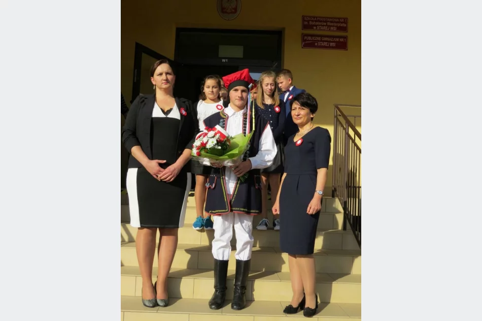 ,,A to Polska właśnie”- widowisko artystyczne zaprezentowane przez uczniów SP nr 1 w Starej Wsi - zdjęcie 19