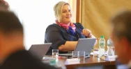Mieczysław Uryga starostą, Ewa Filipiak przewodniczącą. Konsternacja na sesji przy wyborze wicestarosty - zdjęcie 2