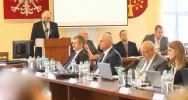 Mieczysław Uryga starostą, Ewa Filipiak przewodniczącą. Konsternacja na sesji przy wyborze wicestarosty - zdjęcie 4