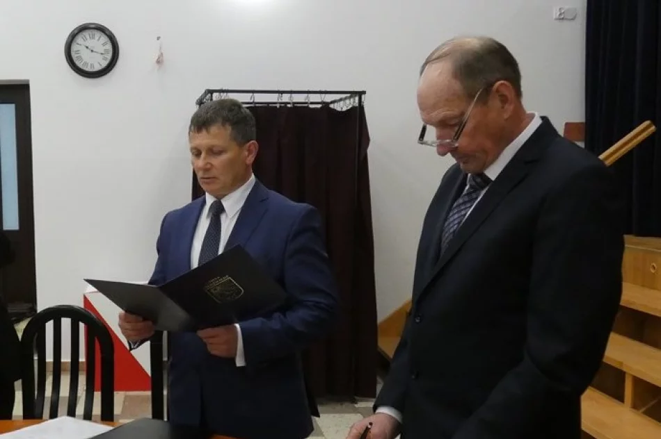 Wójt objął stanowisko, radni złożyli ślubowanie i wybrali prezydium - zdjęcie 4