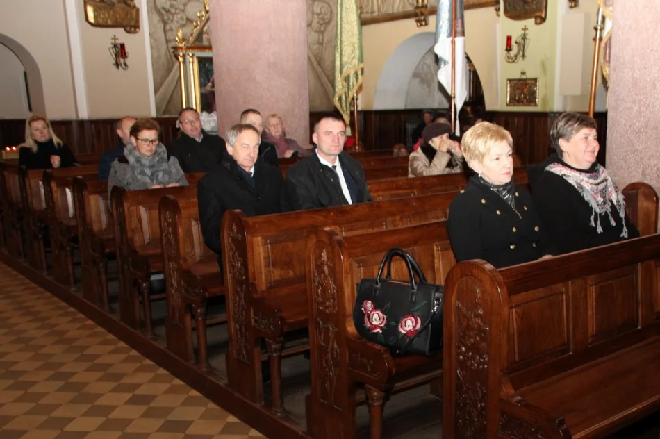 Radni ślubowali, Wójt objął stanowisko  - zdjęcie 8