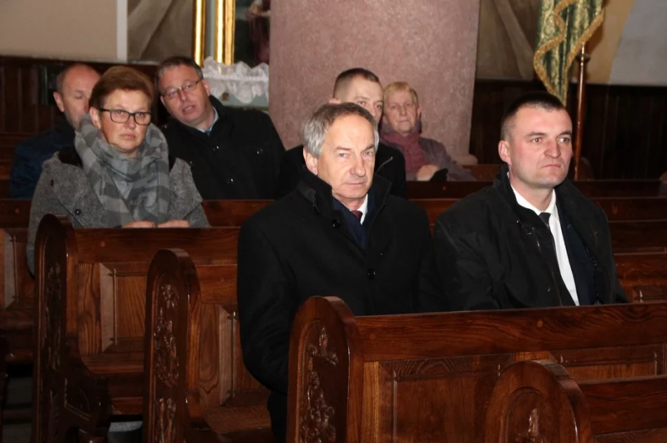 Radni ślubowali, Wójt objął stanowisko  - zdjęcie 9