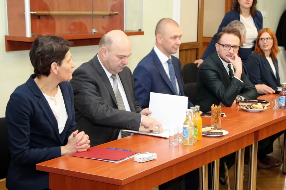 Radni ślubowali, Wójt objął stanowisko  - zdjęcie 11