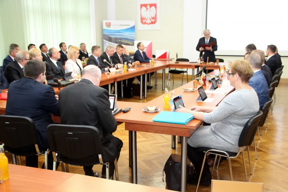 Radni ślubowali, Wójt objął stanowisko  - zdjęcie 17