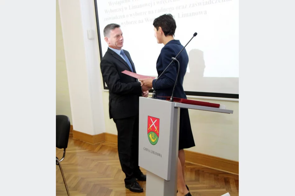 Radni ślubowali, Wójt objął stanowisko  - zdjęcie 19