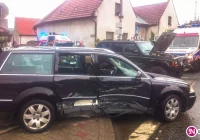 Zderzenie czterech aut. Poszkodowane trzy osoby, w tym dwoje dzieci - zdjęcie główne