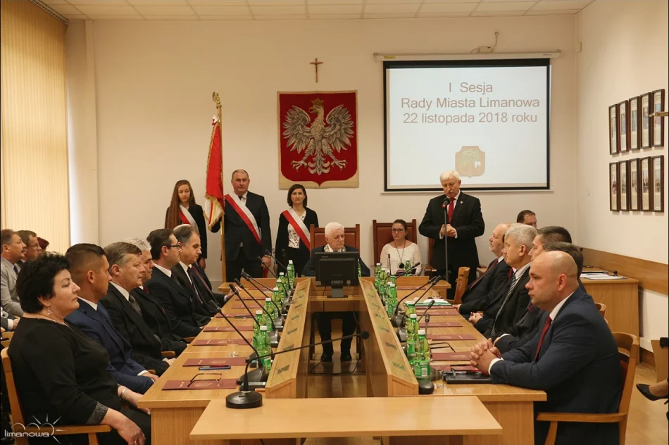  Inauguracyjna Sesja Rady Miasta i zaprzysiężenie Burmistrza Miasta Limanowa - zdjęcie 7