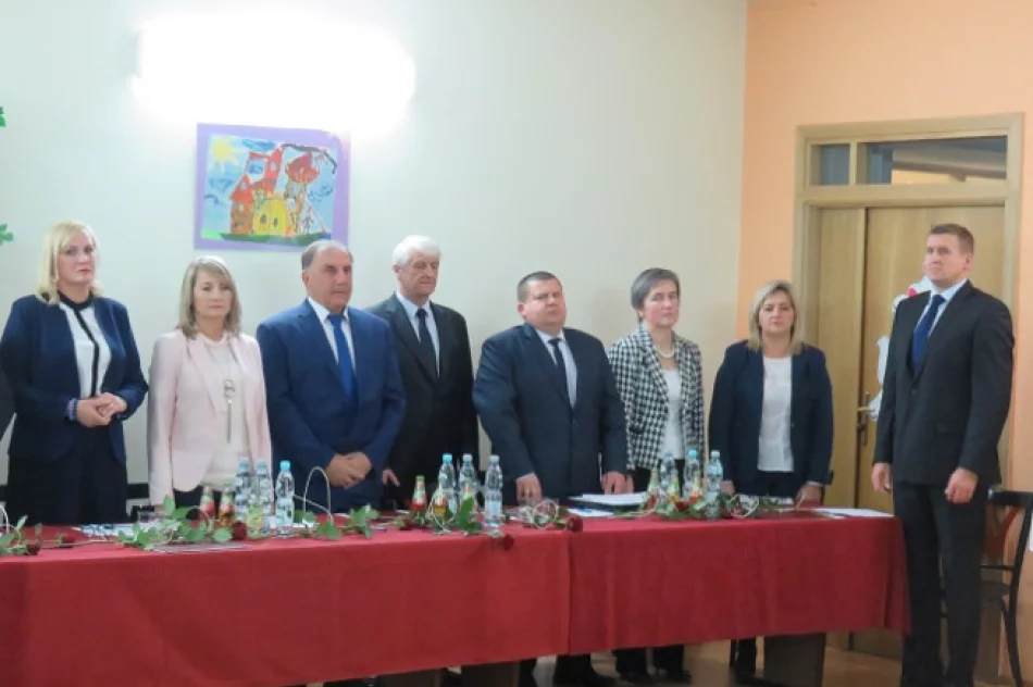 Rada wybrała prezydium, wójt przedstawił informację o stanie gminy - zdjęcie 3