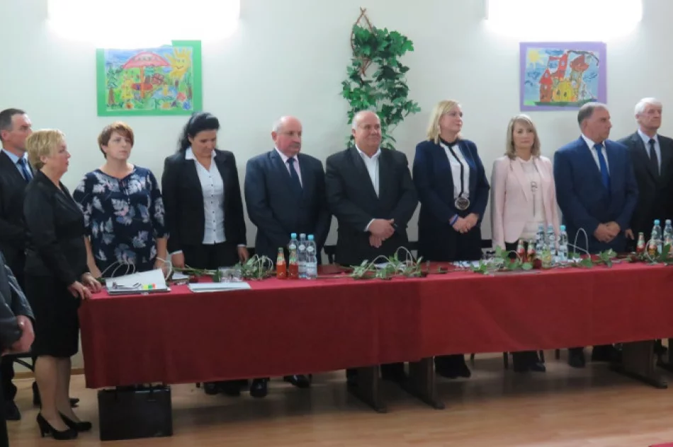 Rada wybrała prezydium, wójt przedstawił informację o stanie gminy - zdjęcie 4