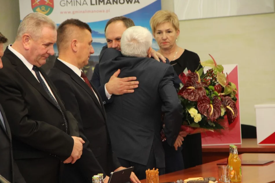 Nowy wójt złożył ślubowanie i objął urząd - zdjęcie 2