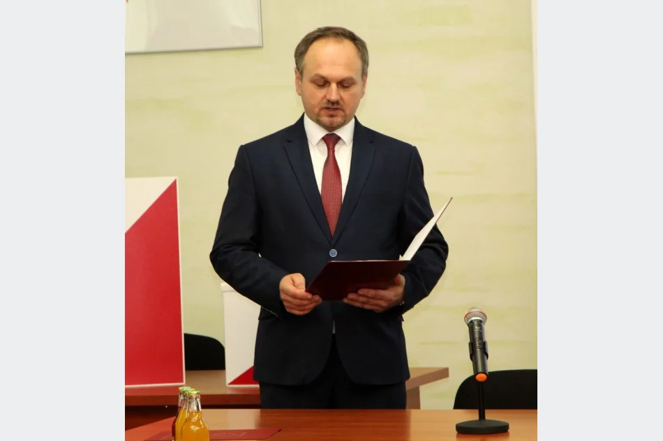 Nowy wójt złożył ślubowanie i objął urząd - zdjęcie 6