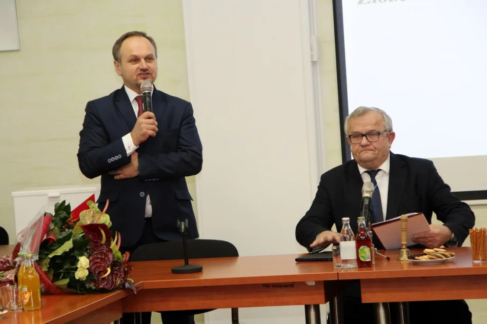 Nowy wójt złożył ślubowanie i objął urząd - zdjęcie 7