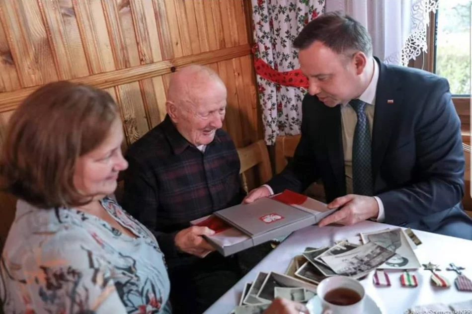 Prezydent odwiedził 94-letniego weterana z Limanowszczyzny - zdjęcie 6