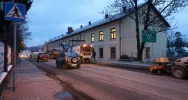 Drogowcy od rana frezują nawierzchnię. W mieście tworzą się korki - zdjęcie 4