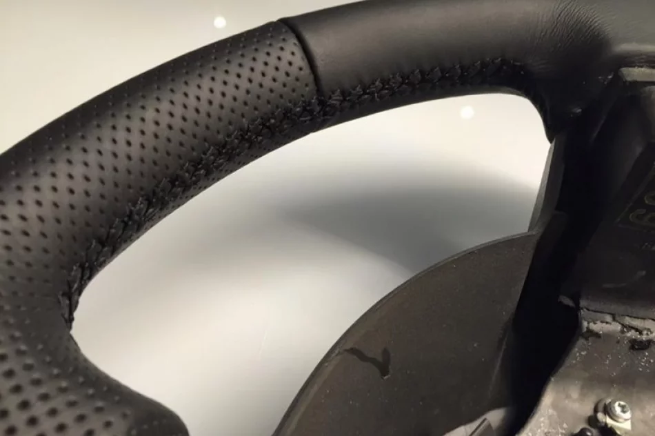 OBSZYWANIE KIEROWNIC SKÓRĄ - zdjęcie 2