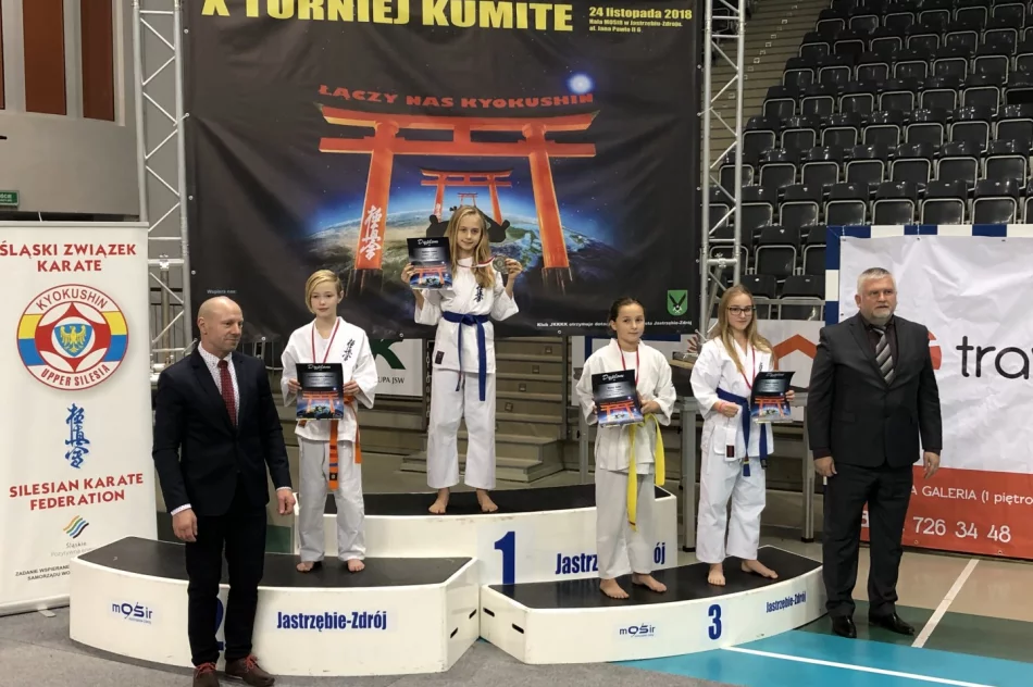 4 medale przywiezione z X Ogólnopolskiego Turnieju Kumite w Jastrzębiu Zdroju  - zdjęcie 2