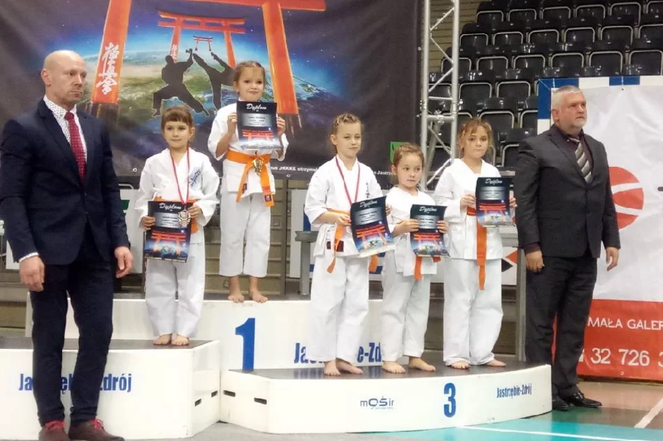 4 medale przywiezione z X Ogólnopolskiego Turnieju Kumite w Jastrzębiu Zdroju  - zdjęcie 6