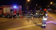 Dwa auta zderzyły się na skrzyżowaniu. 20-latek zignorował znak  - zdjęcie 4