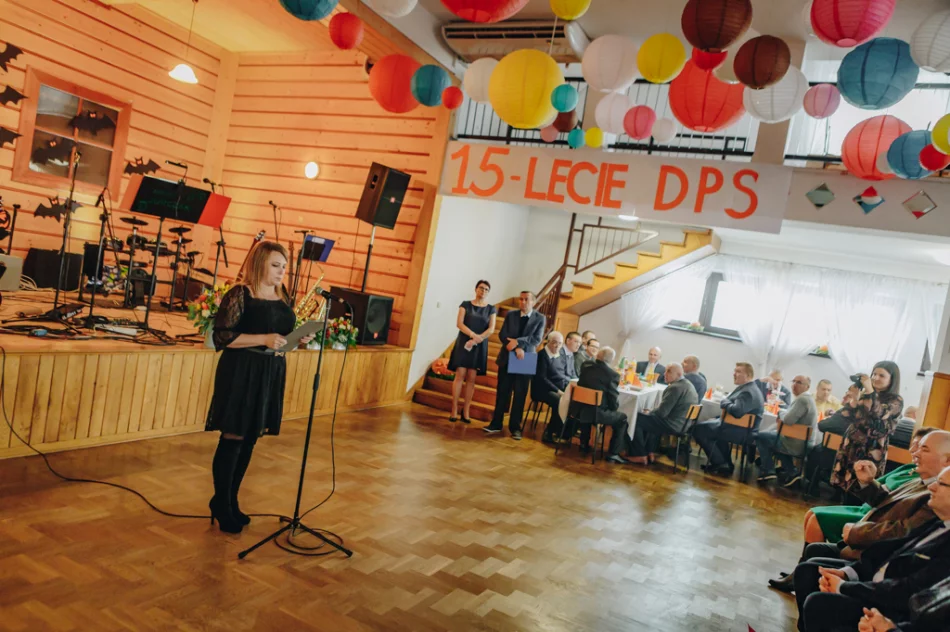 Społeczność DPS świętowała 15-lecie działalności placówki - zdjęcie 5