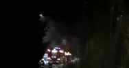 Płonęły zarośla i śmieci - opony oraz kable - zdjęcie 3
