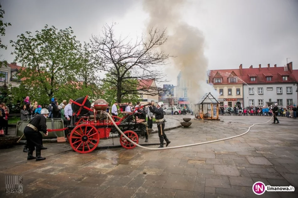 Na płycie rynku spłonął budynek (zdjęcia i wideo) - zdjęcie 3
