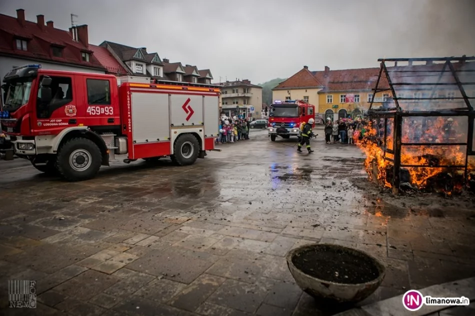 Na płycie rynku spłonął budynek (zdjęcia i wideo) - zdjęcie 4
