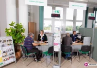 W październiku obniżenie wieku emerytalnego. Wcześniej możesz sprawdzić jaką otrzymasz emeryturę - zdjęcie główne