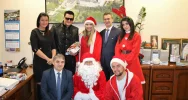 Małych pacjentów odwiedził św. Mikołaj, starosta i wokalista disco-polo - zdjęcie 5