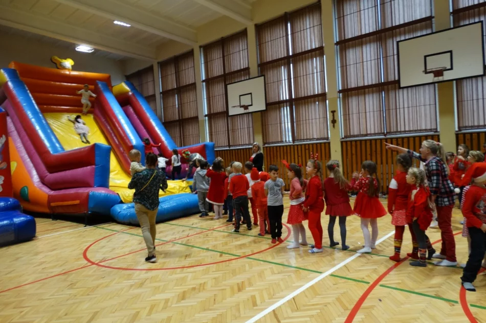 Festyn Mikołajkowy w Zespole Szkolno-Przedszkolnym Nr 4 - zdjęcie 13