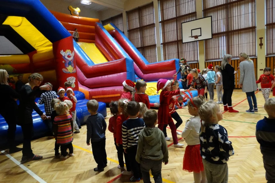 Festyn Mikołajkowy w Zespole Szkolno-Przedszkolnym Nr 4 - zdjęcie 14