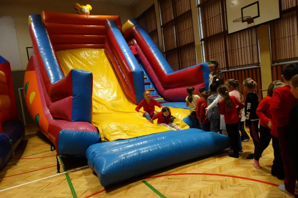 Festyn Mikołajkowy w Zespole Szkolno-Przedszkolnym Nr 4 - zdjęcie 15