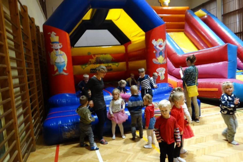 Festyn Mikołajkowy w Zespole Szkolno-Przedszkolnym Nr 4 - zdjęcie 16