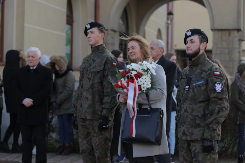 Społeczność szkoły obchodziła 151. rocznicę urodzin patrona - Józefa Piłsudskiego  - zdjęcie 8