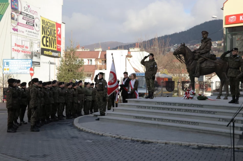 Społeczność szkoły obchodziła 151. rocznicę urodzin patrona - Józefa Piłsudskiego  - zdjęcie 9
