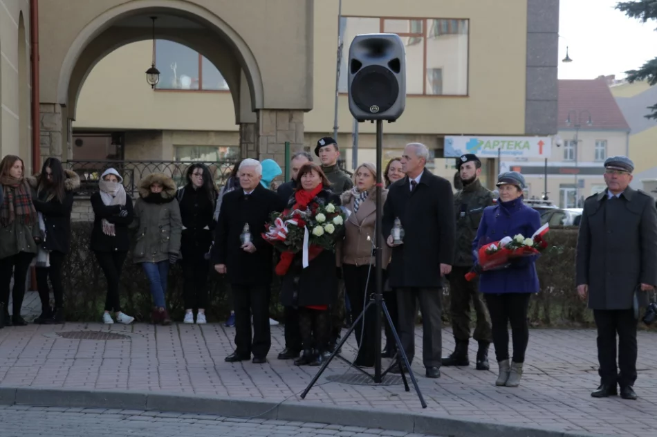 Społeczność szkoły obchodziła 151. rocznicę urodzin patrona - Józefa Piłsudskiego  - zdjęcie 11